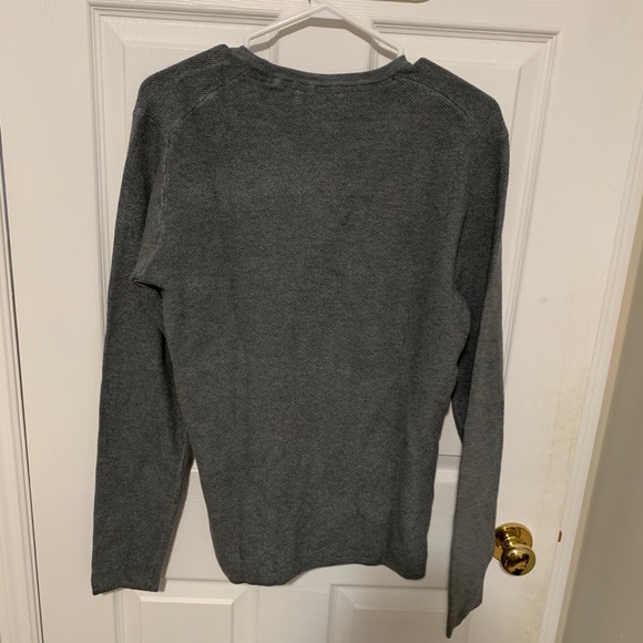 2 Le Chateau Sweaters - Picture 5 of 6